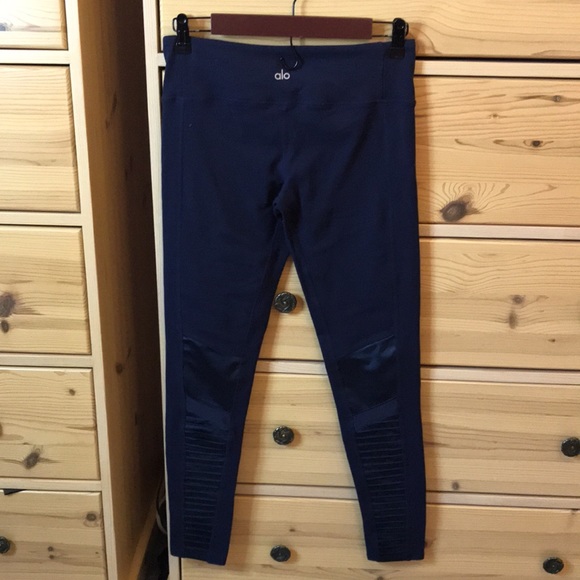 Alo Yoga High-Waist Moto Sport Leggings with Mesh Panels Size Medium - Picture 7 of 11